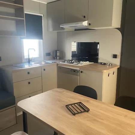 Campsite Mobil-home Neuf 6 A 8 Pers Au Les Palmiers, Hyeres